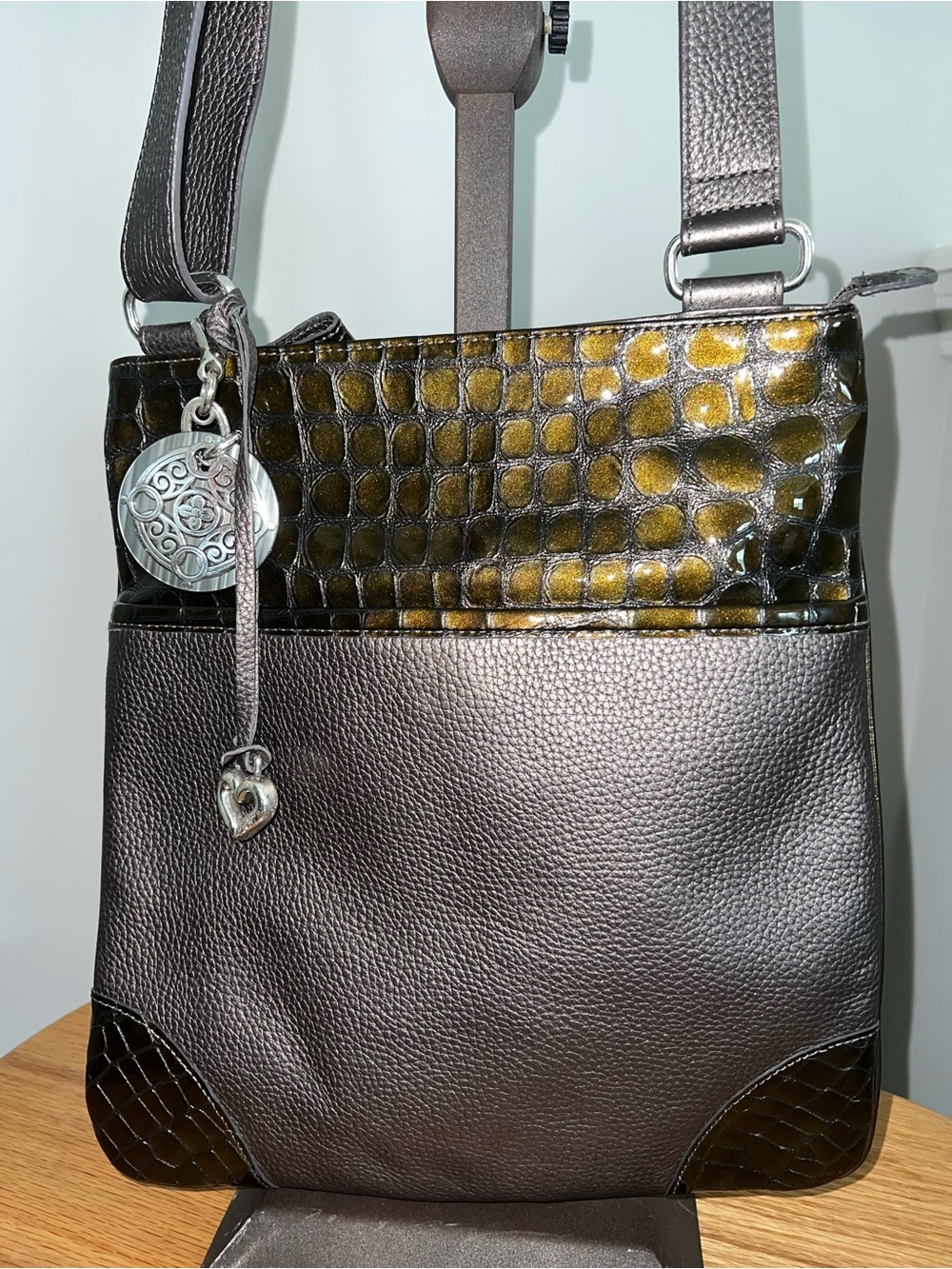 Brighton Crossbody Bag – Pewter & Gold Croc – Style D987110